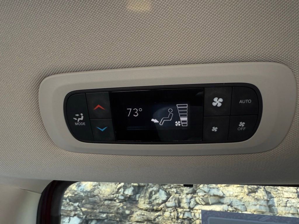 Used 2021 Chrysler Pacifica Touring-L image 13