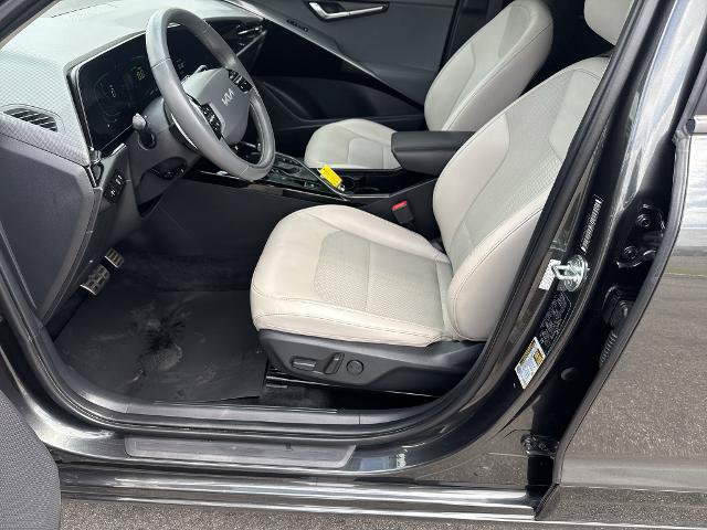 Used 2023 Kia Niro EX Touring FWD image 8