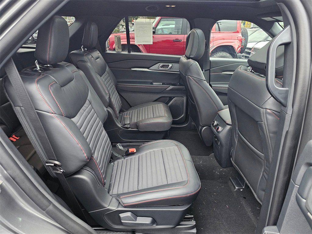 Certified 2026 Ford Explorer ST-Line w/ ST-Line Street Pack image 11
