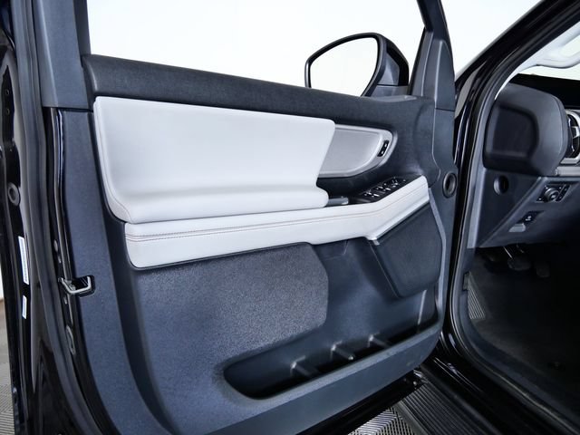 Certified 2025 Ford Expedition Active AWD/4WD image 16