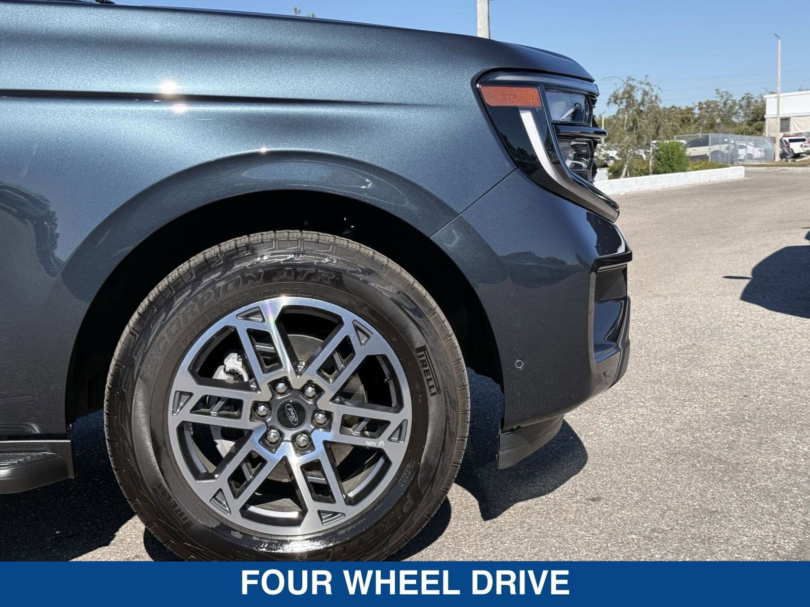 Certified 2025 Ford Expedition Active image 12