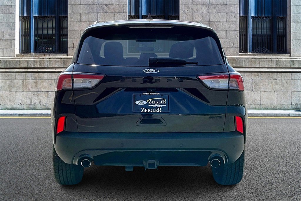 Certified 2022 Ford Escape SEL w/ SEL Stealth AWD Package image 4