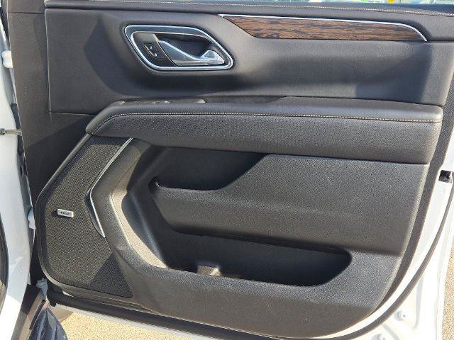 Used 2024 Chevrolet Suburban Premier AWD/4WD image 8