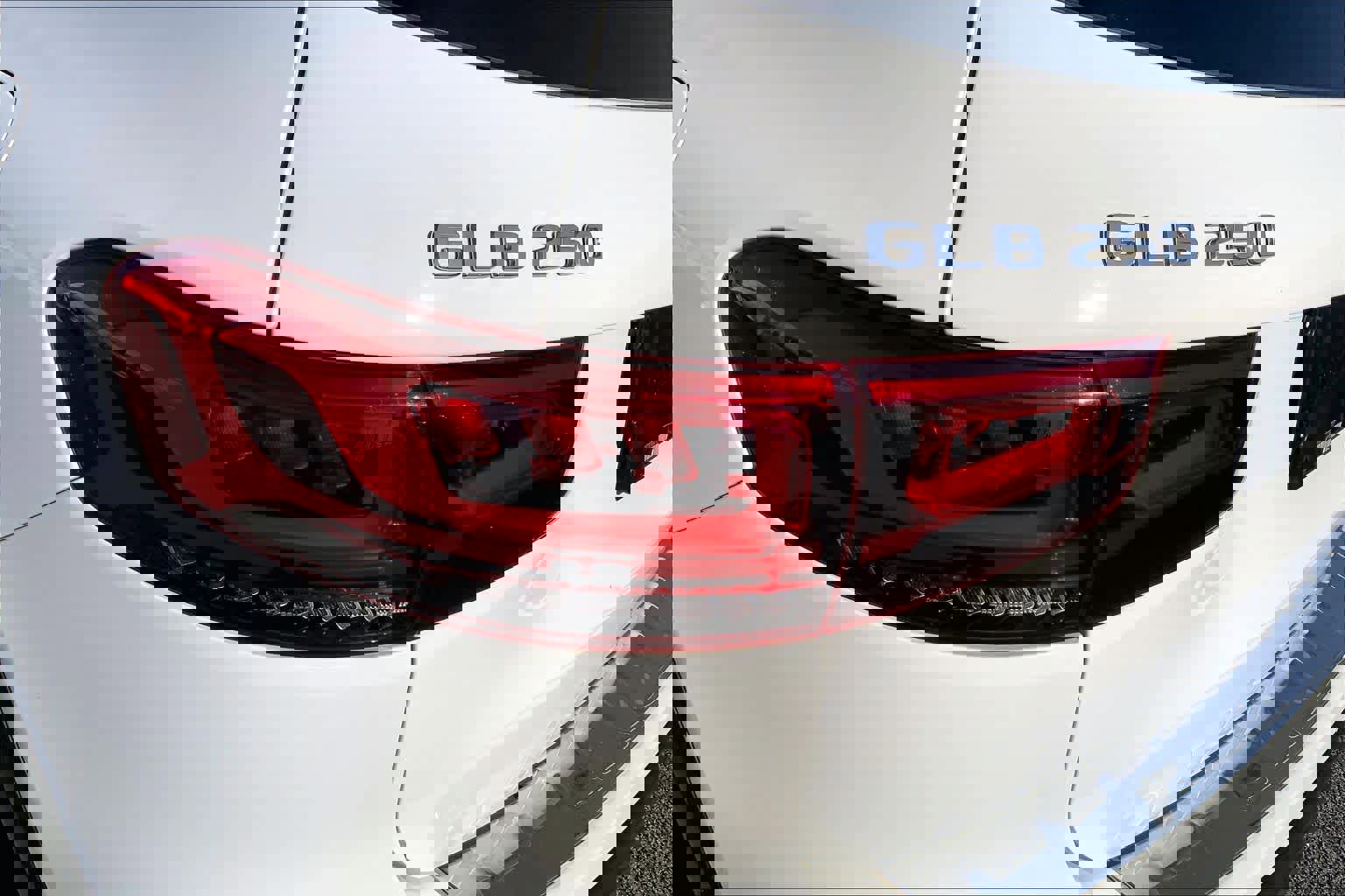 Used 2021 Mercedes-Benz GLB 250 w/ Premium Package image 26