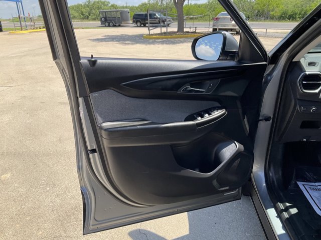 Used 2025 Chevrolet TrailBlazer LT AWD/4WD image 7