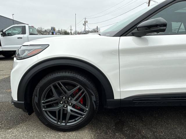 Certified 2025 Ford Explorer ST AWD/4WD image 14