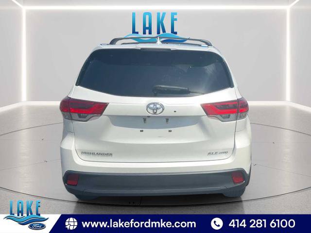 Used 2019 Toyota Highlander XLE AWD/4WD image 15