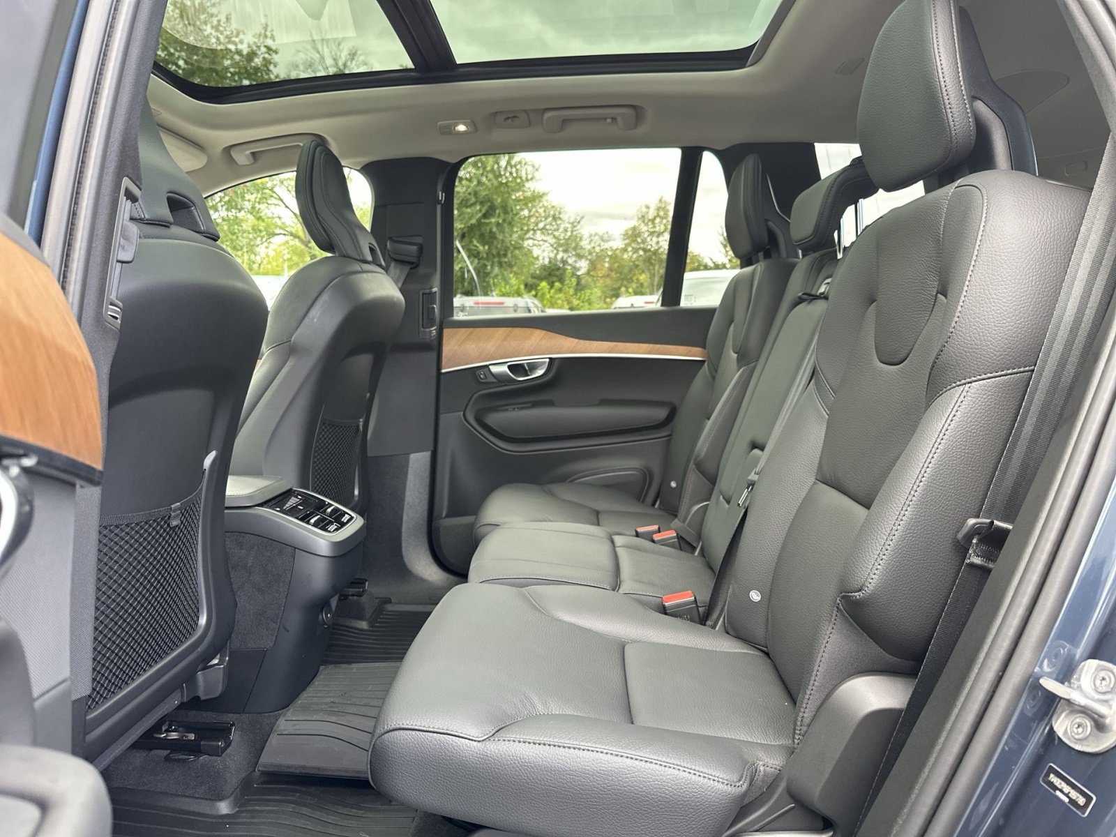 Used 2023 Volvo XC90 B6 Plus w/ Protection Package AWD/4WD image 25