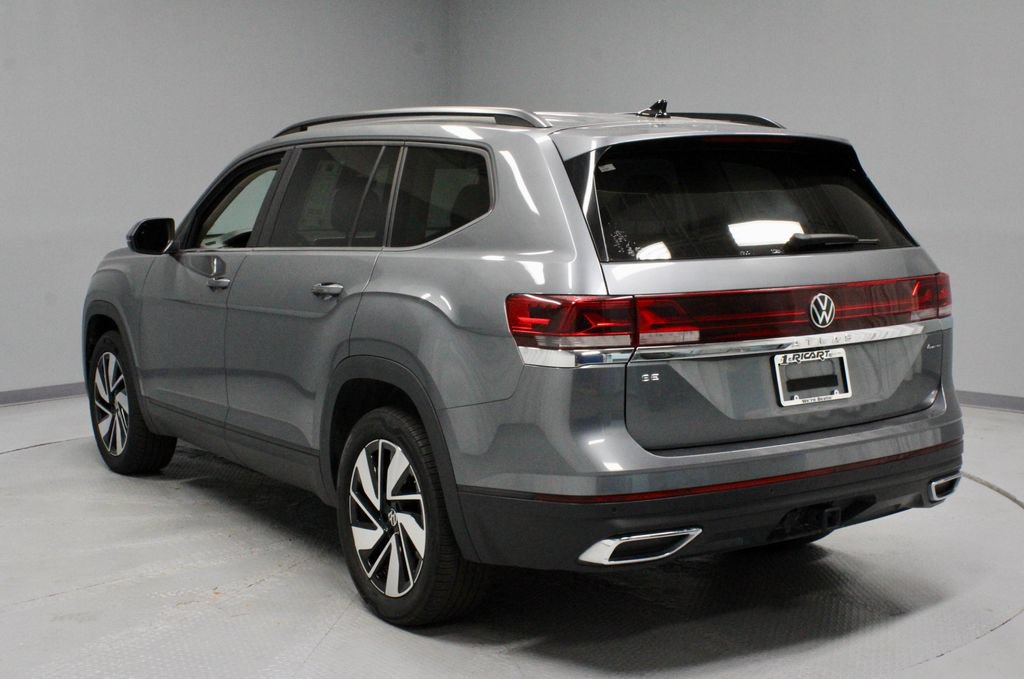 Used 2025 Volkswagen Atlas SE AWD/4WD image 9