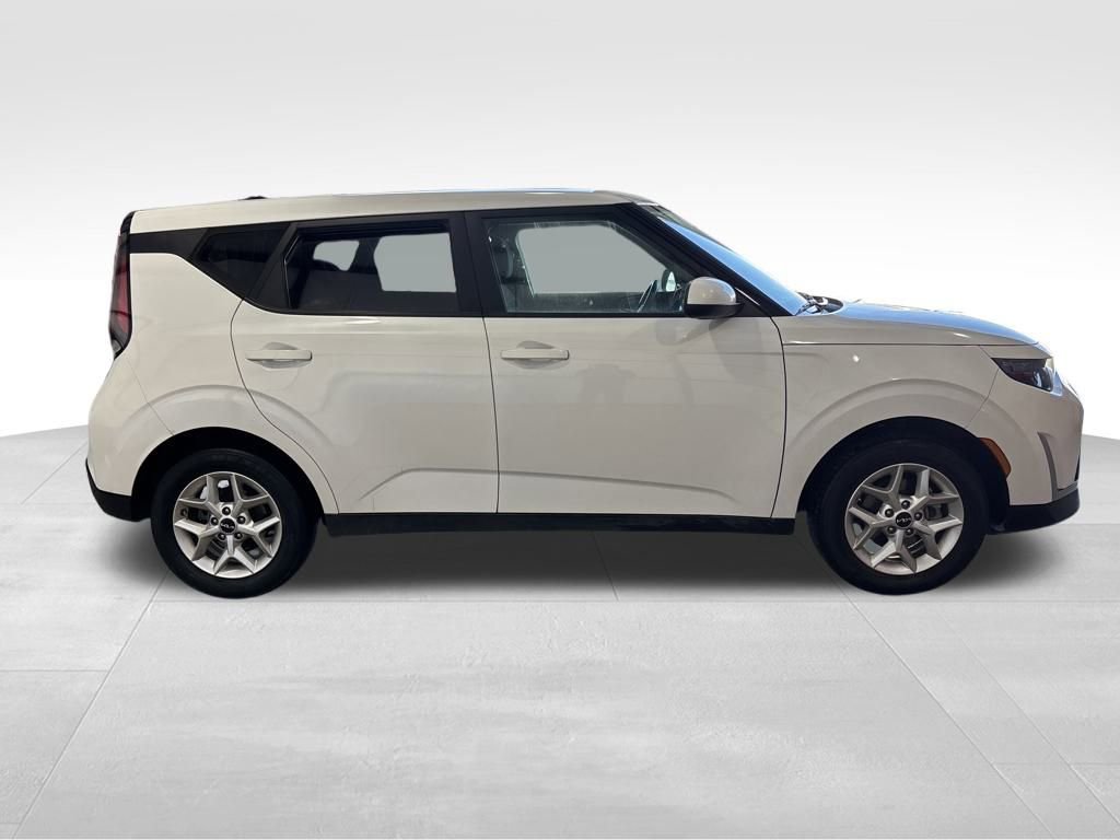 Used 2024 Kia Soul LX w/ Option Group 015 image 5