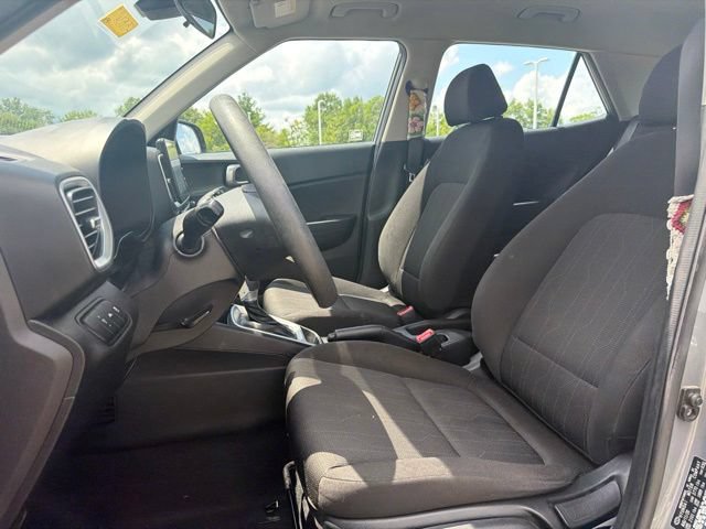 Used 2021 Hyundai Venue SE FWD image 16