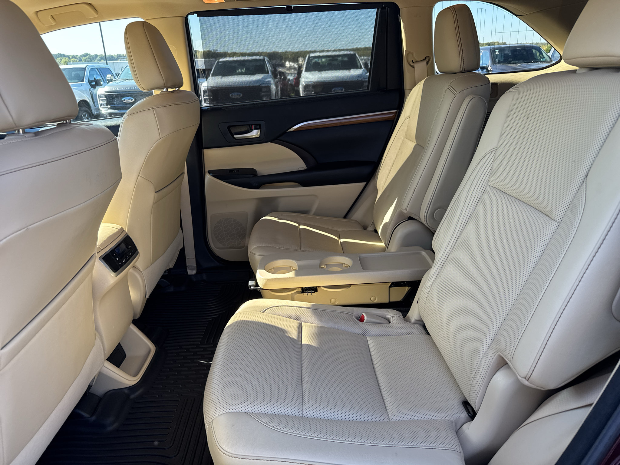 Used 2017 Toyota Highlander Limited FWD image 7