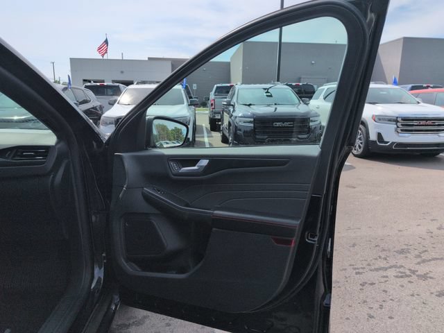 Certified 2024 Ford Escape ST-Line w/ Tech Pack #1 AWD/4WD image 14