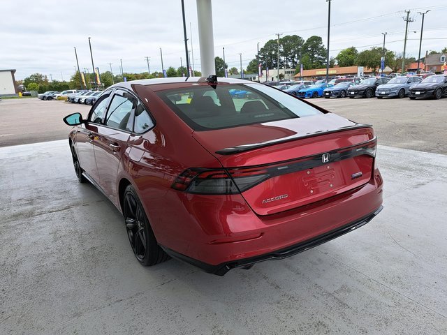 Used 2023 Honda Accord Sport image 2