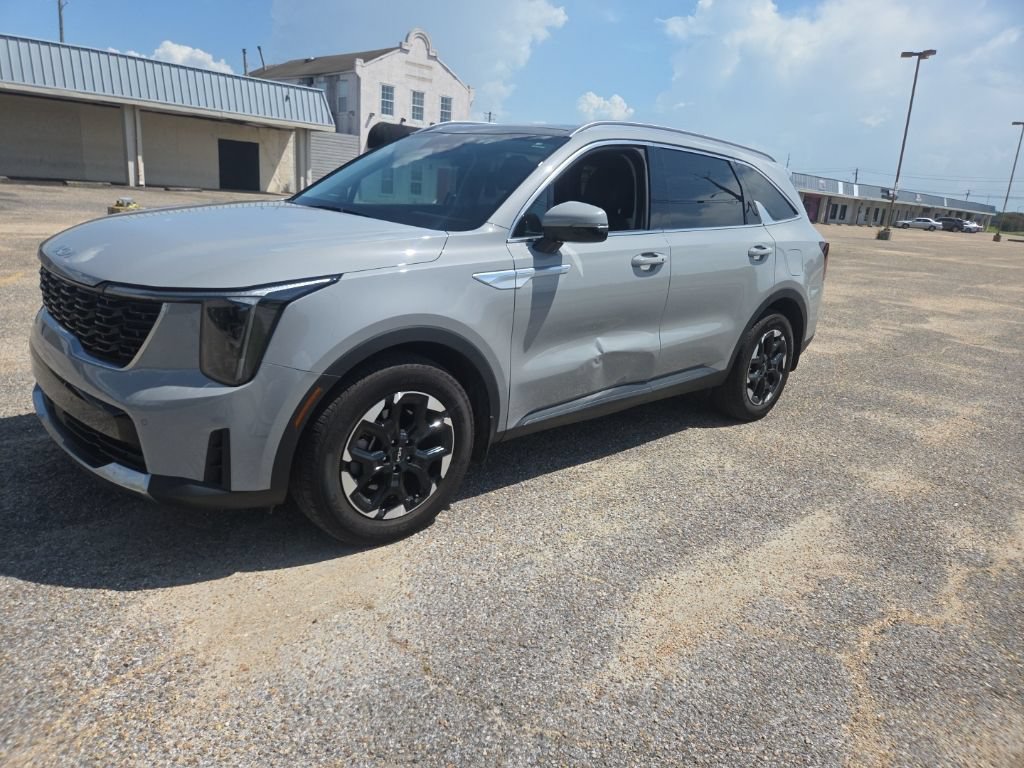 Used 2025 Kia Sorento S w/ Panoramic Sunroof Package FWD image 4