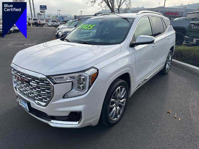 Used 2024 GMC Terrain Denali w/ Denali Premium Package