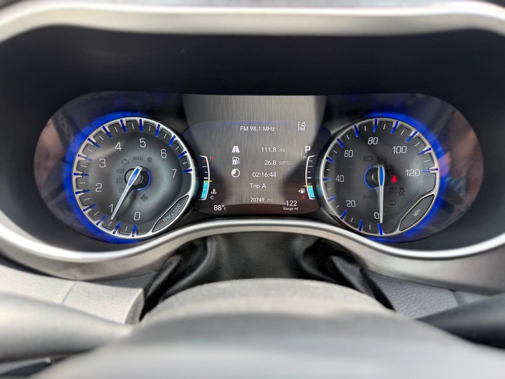 Used 2022 Chrysler Pacifica Touring-L FWD image 21