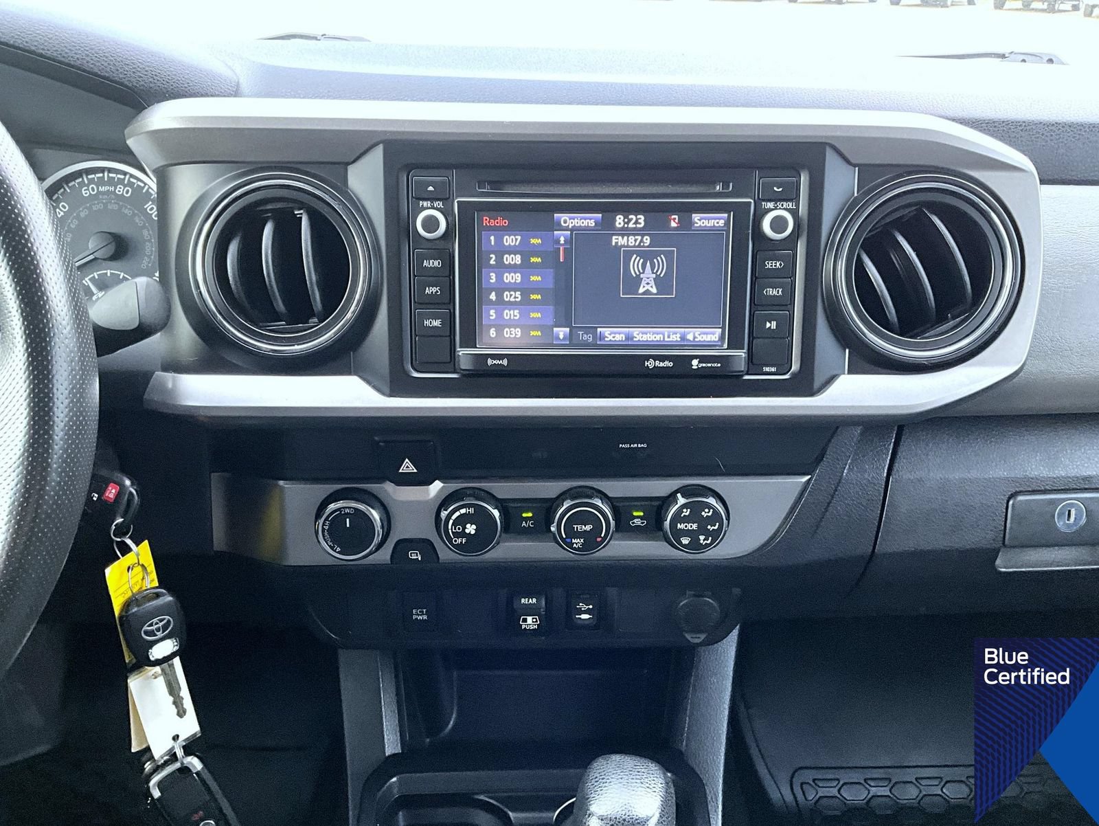Used 2019 Toyota Tacoma SR5 AWD/4WD image 14
