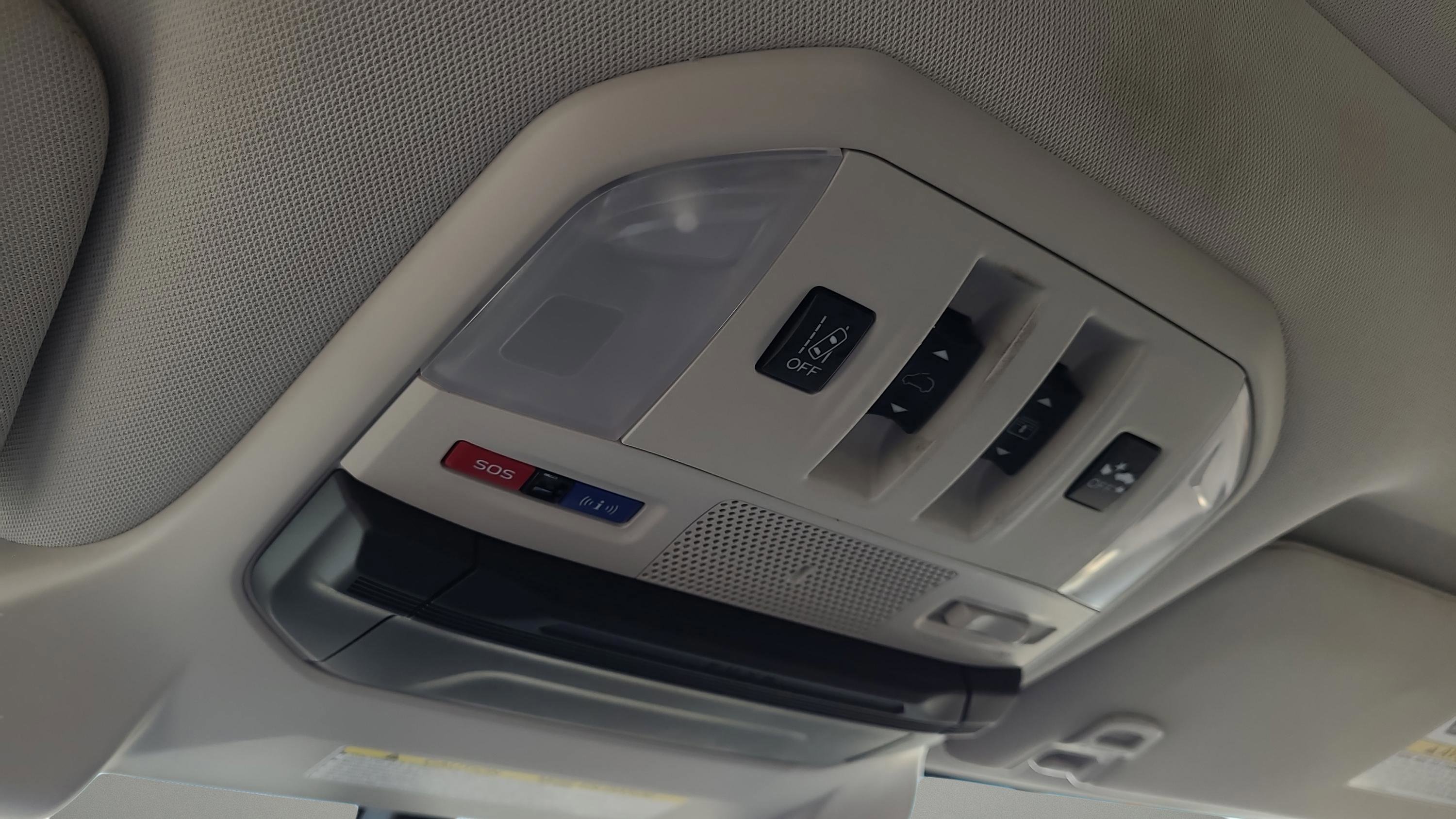 Used 2022 Subaru Ascent Limited w/ Technology Package image 27