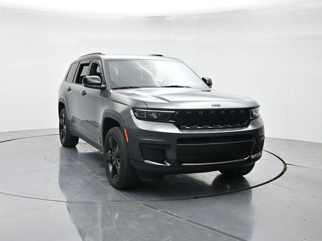 Used 2023 Jeep Grand Cherokee L Altitude AWD/4WD image 5