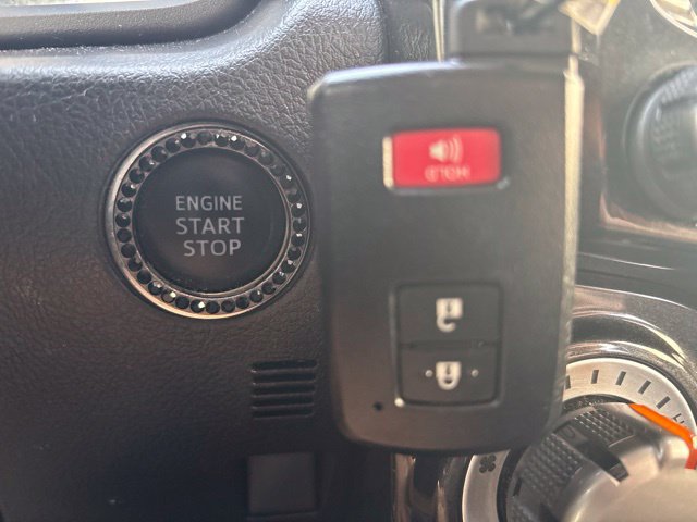 Used 2020 Toyota 4Runner TRD Off-Road Premium w/ Moonroof Package AWD/4WD image 23