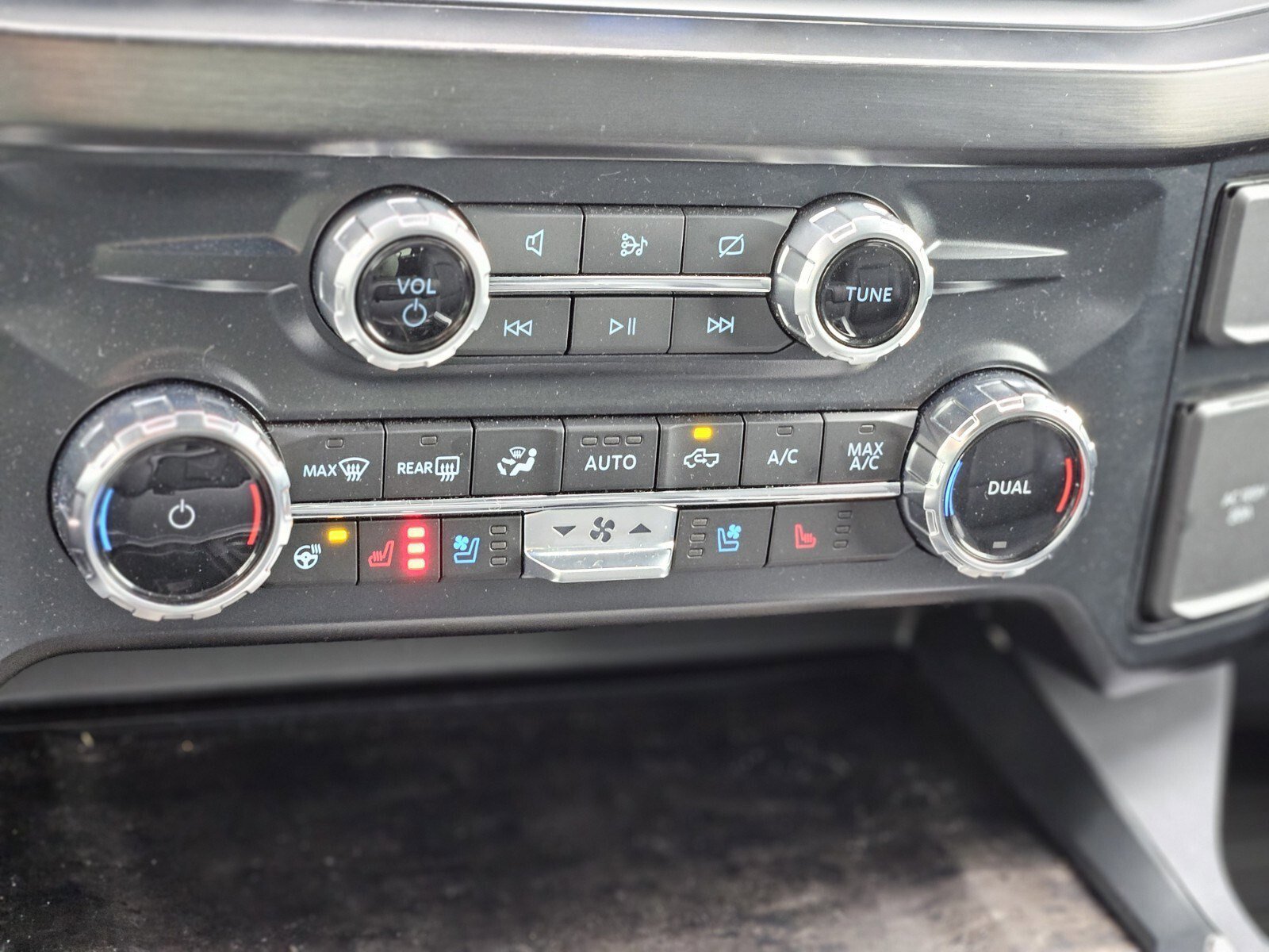 Certified 2024 Ford F250 Lariat w/ Sport Appearance Package image 24