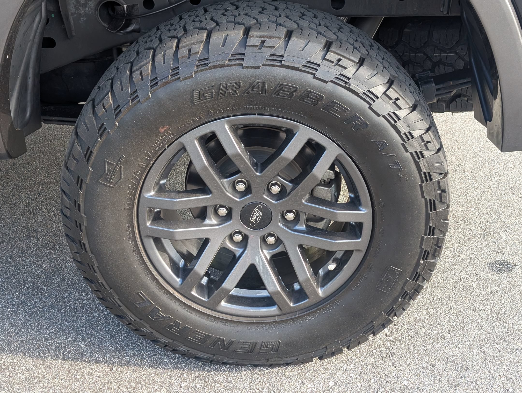 Certified 2021 Ford Ranger Lariat w/ Tremor Off-Road Package AWD/4WD image 8