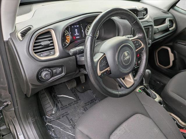 Used 2017 Jeep Renegade Latitude image 10