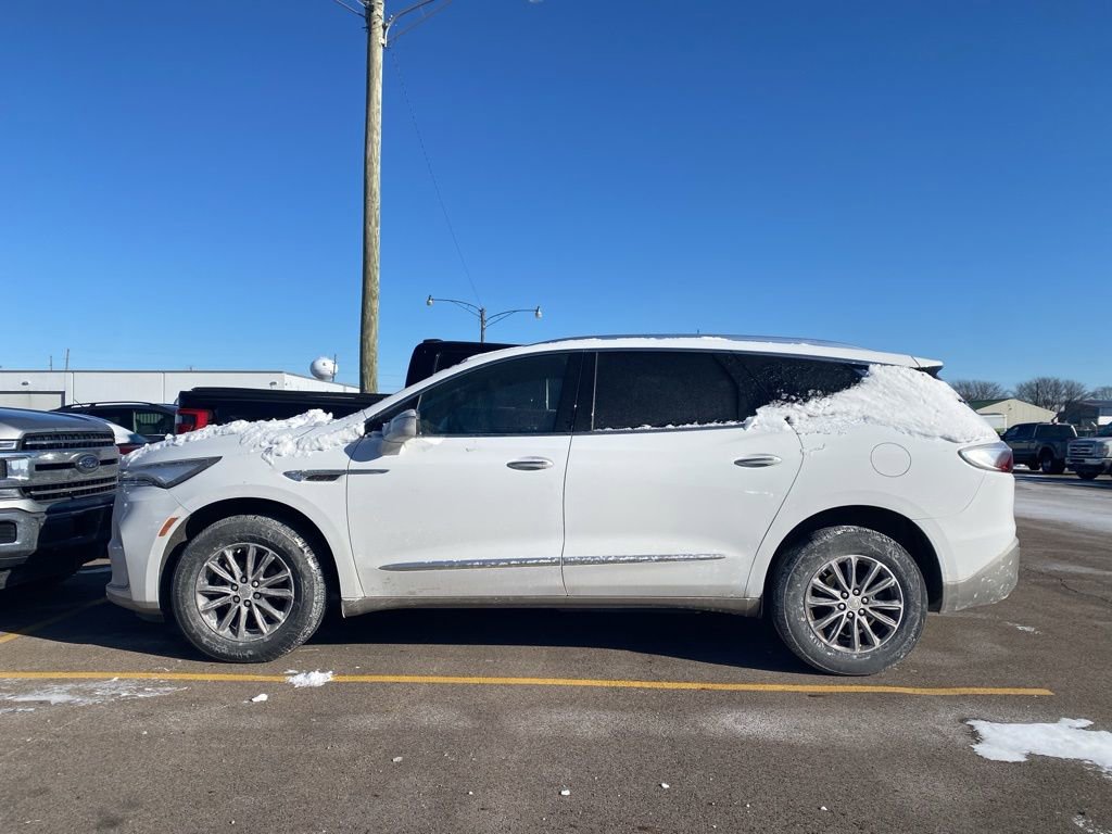 Used 2022 Buick Enclave Essence image 15