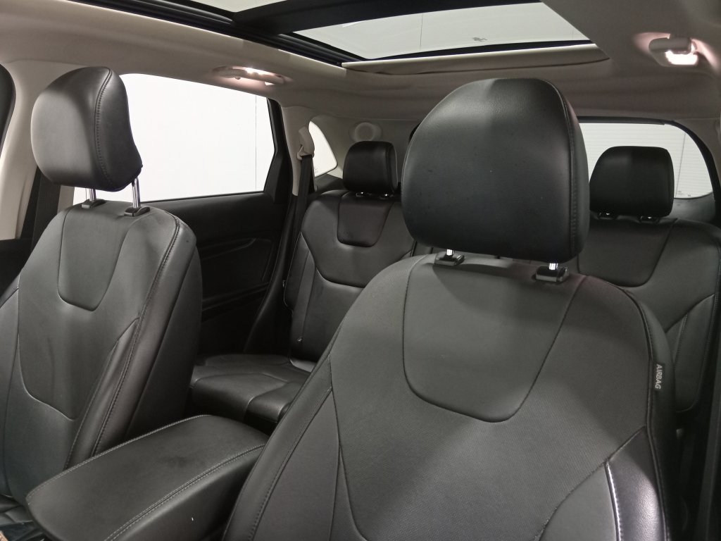 Certified 2018 Ford Edge Titanium w/ Equipment Group 301A AWD/4WD image 16