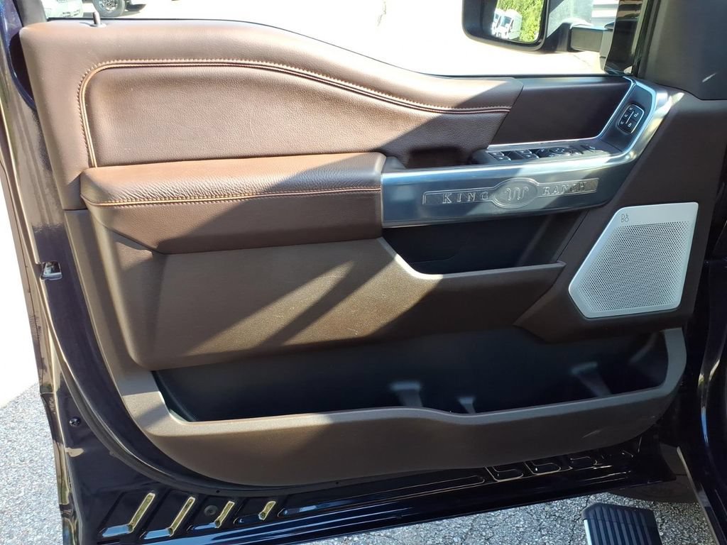 Certified 2025 Ford F350 King Ranch AWD/4WD image 24