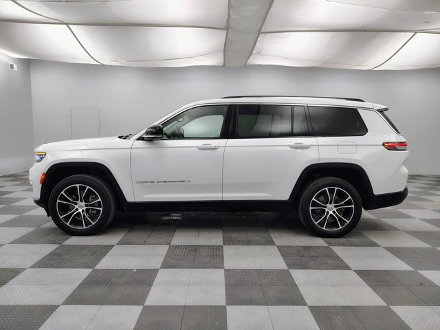 Used 2022 Jeep Grand Cherokee L Limited AWD/4WD image 7
