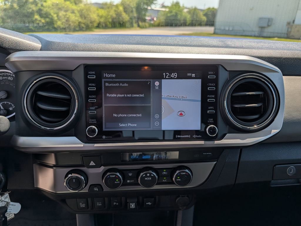 Used 2022 Toyota Tacoma SR5 AWD/4WD image 12