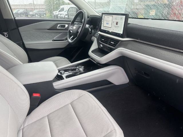 Certified 2025 Ford Explorer Platinum w/ LUX Leather Package AWD/4WD image 14