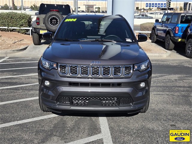 Used 2024 Jeep Compass Latitude image 8