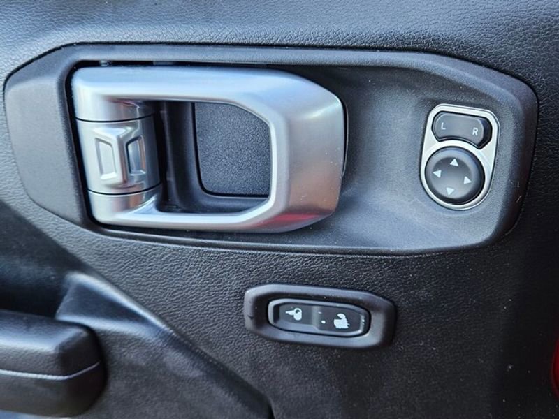 Used 2019 Jeep Wrangler Unlimited Sport S image 32