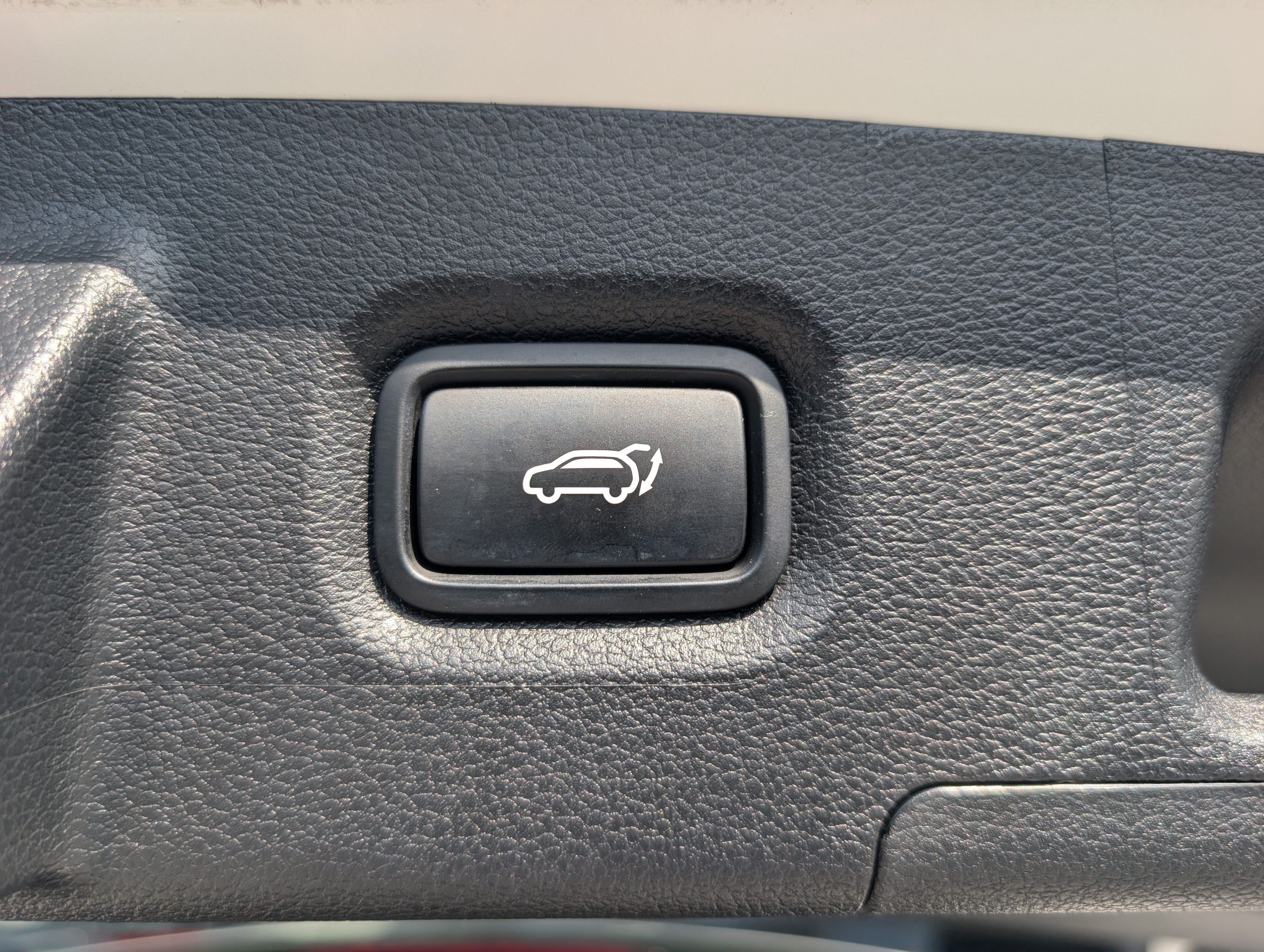 Used 2021 Hyundai Santa Fe Limited w/ Cargo Package AWD/4WD image 15