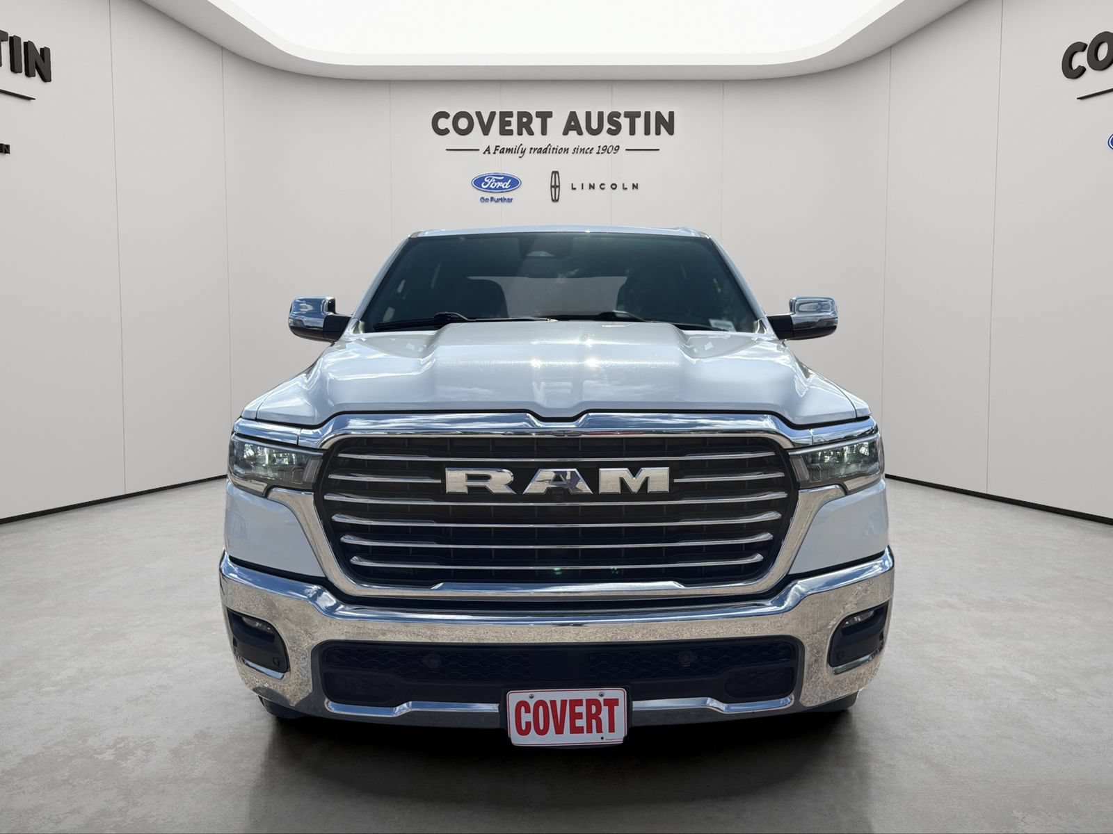 Used 2025 RAM 1500 Laramie AWD/4WD image 9