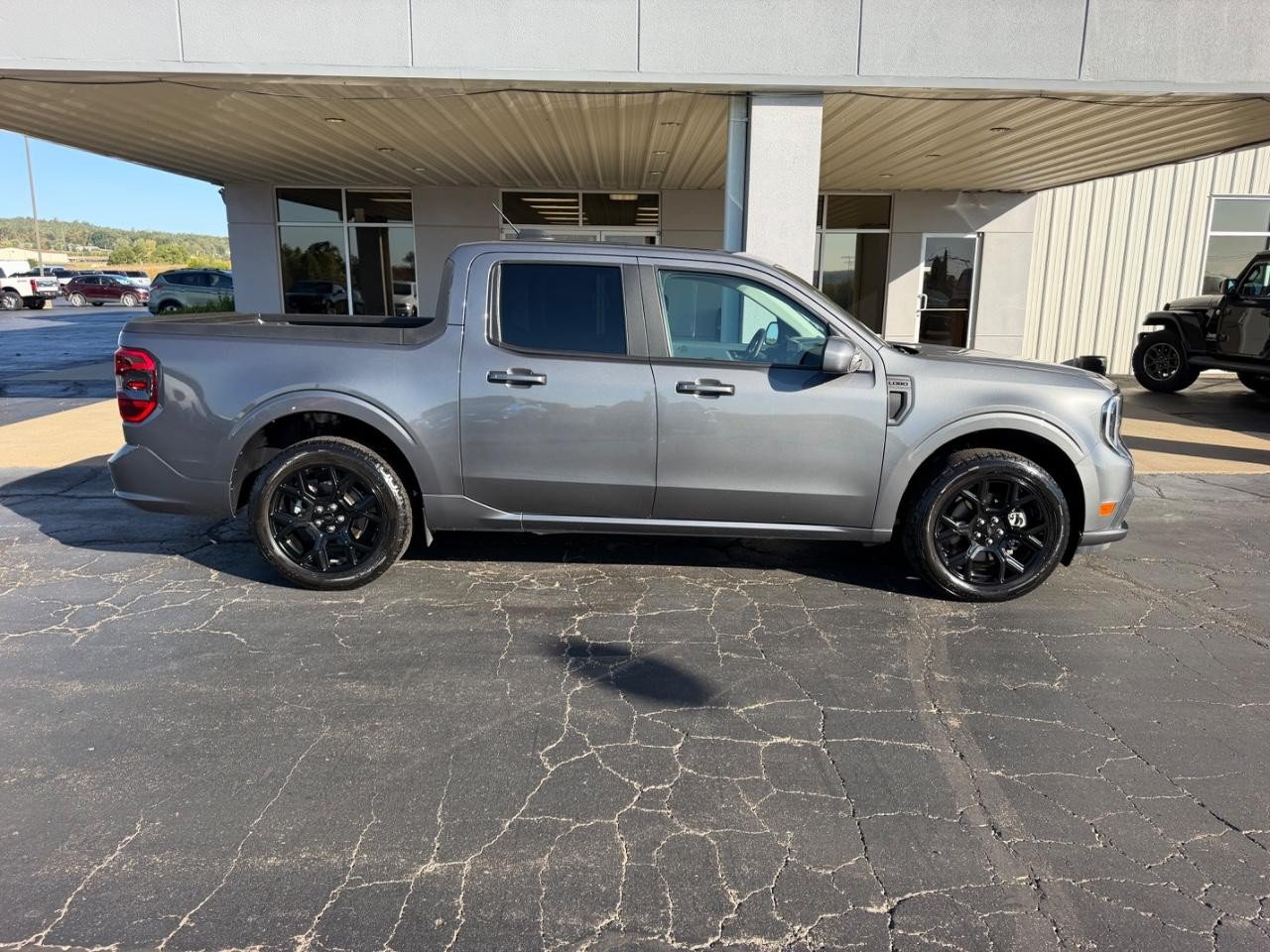 Certified 2025 Ford Maverick Lobo AWD/4WD image 2