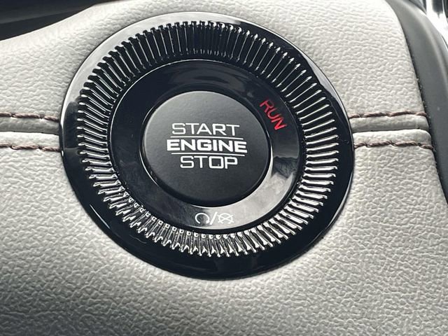 Used 2024 Jeep Compass Limited image 29