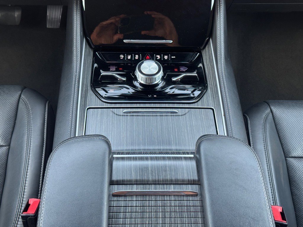 Used 2023 Jeep Wagoneer L Series III w/ Preferred Equipment Group image 24