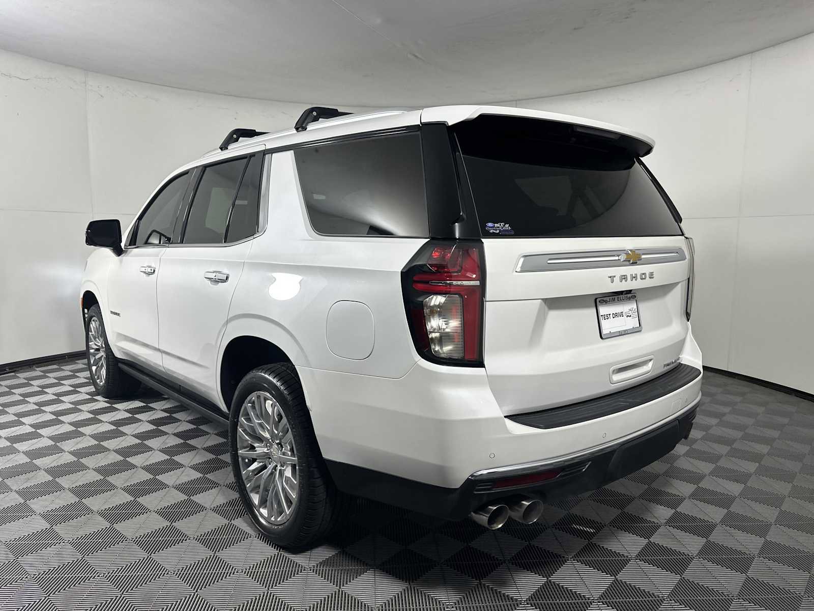 Used 2023 Chevrolet Tahoe Premier image 3