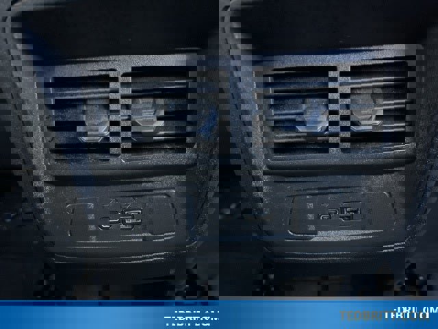 Used 2023 GMC Canyon Denali image 17