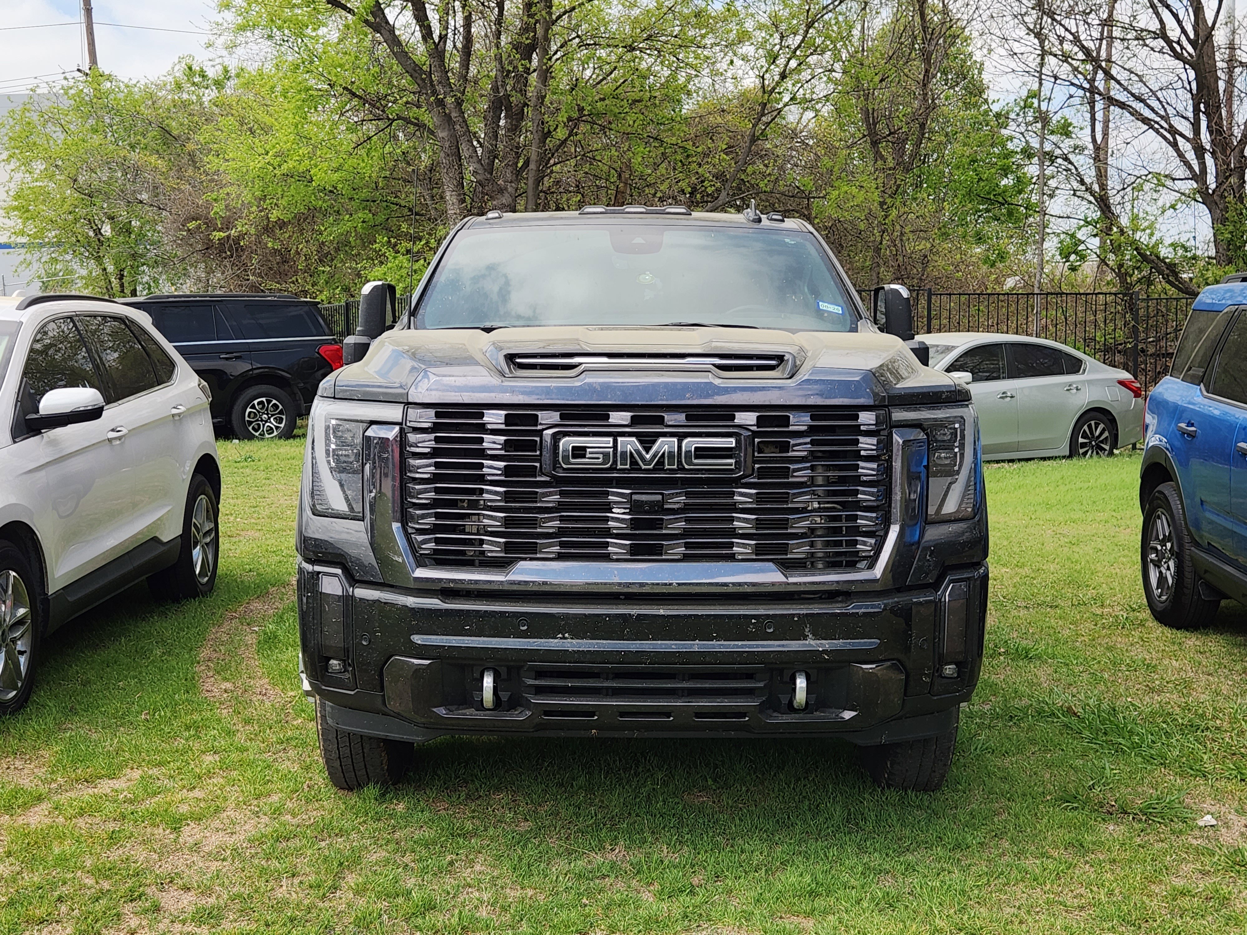 Used 2024 GMC Sierra 3500 Denali Ultimate AWD/4WD video 2