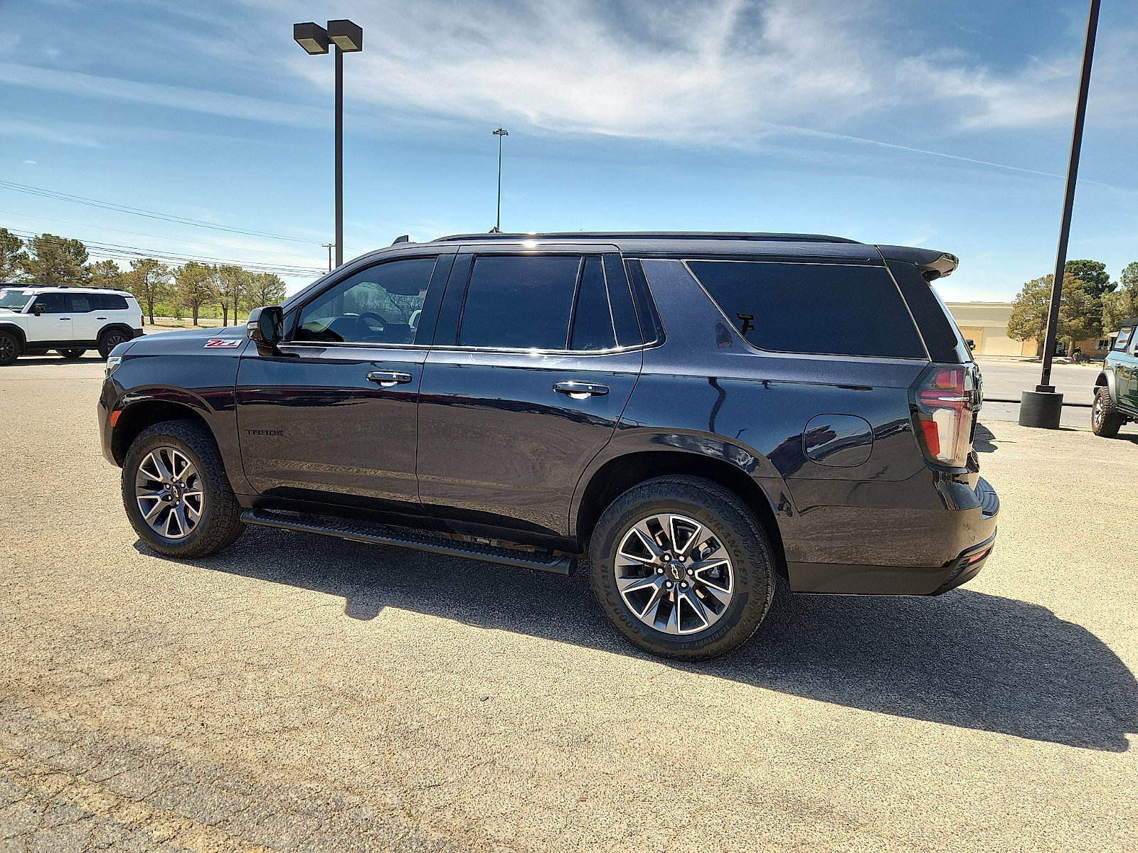 Used 2023 Chevrolet Tahoe Z71 w/ Luxury Package image 2