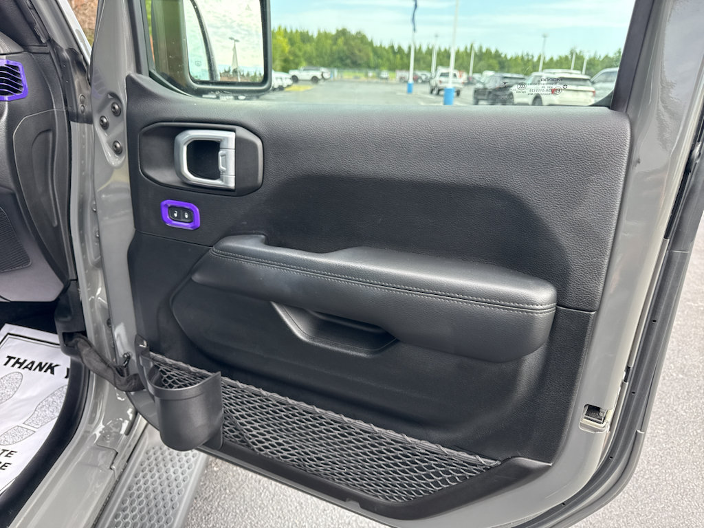Used 2020 Jeep Wrangler Unlimited Sahara AWD/4WD image 11