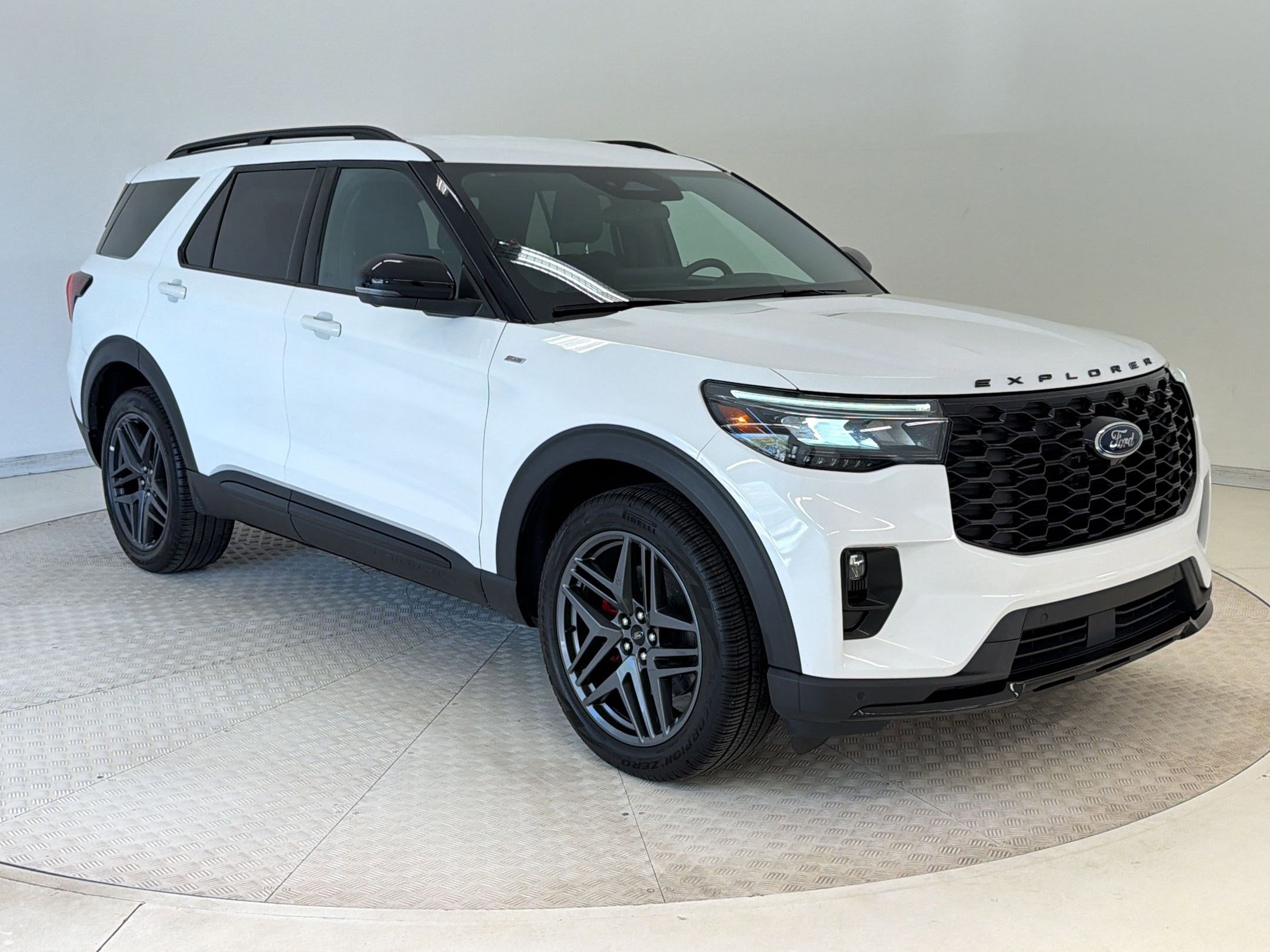 Certified 2025 Ford Explorer ST-Line w/ ST-Line Street Pack image 7