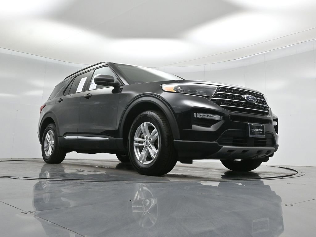 Certified 2024 Ford Explorer XLT w/ Equipment Group 202A image 5