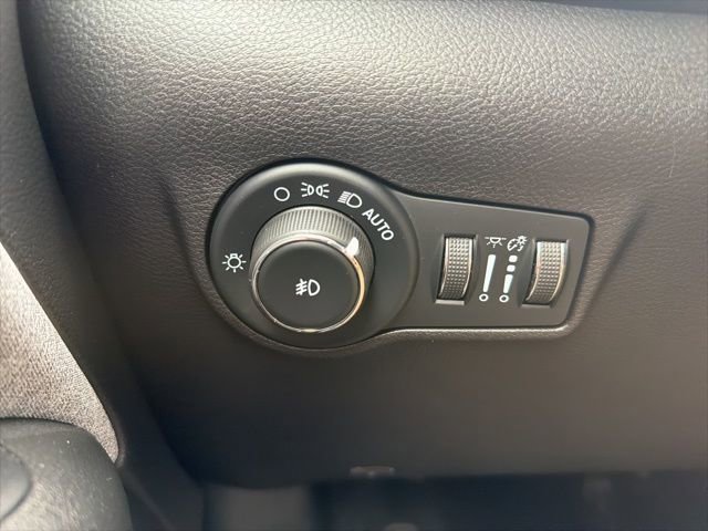 Used 2022 Jeep Compass Latitude image 17