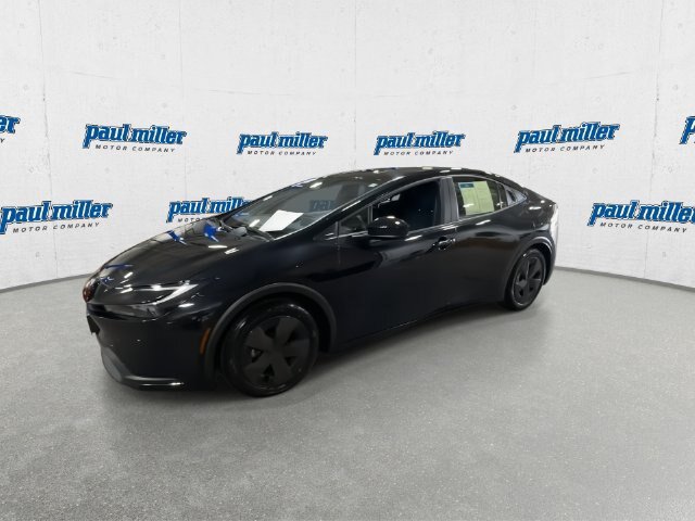 Used 2025 Toyota Prius LE FWD image 5